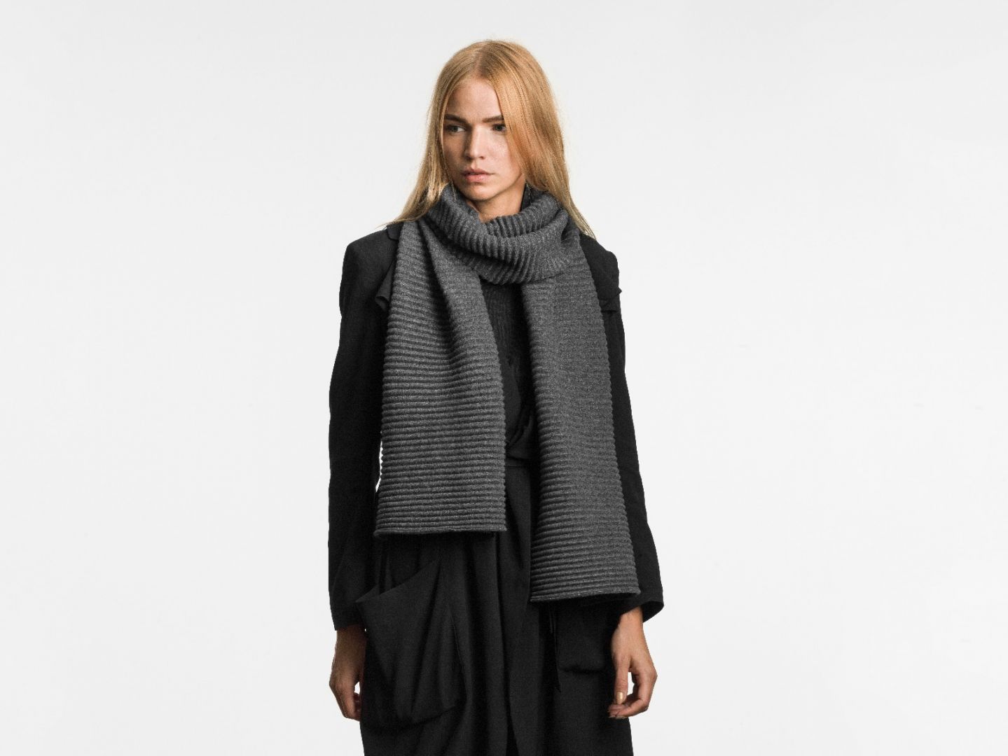 Pleece long scarf Dark grey