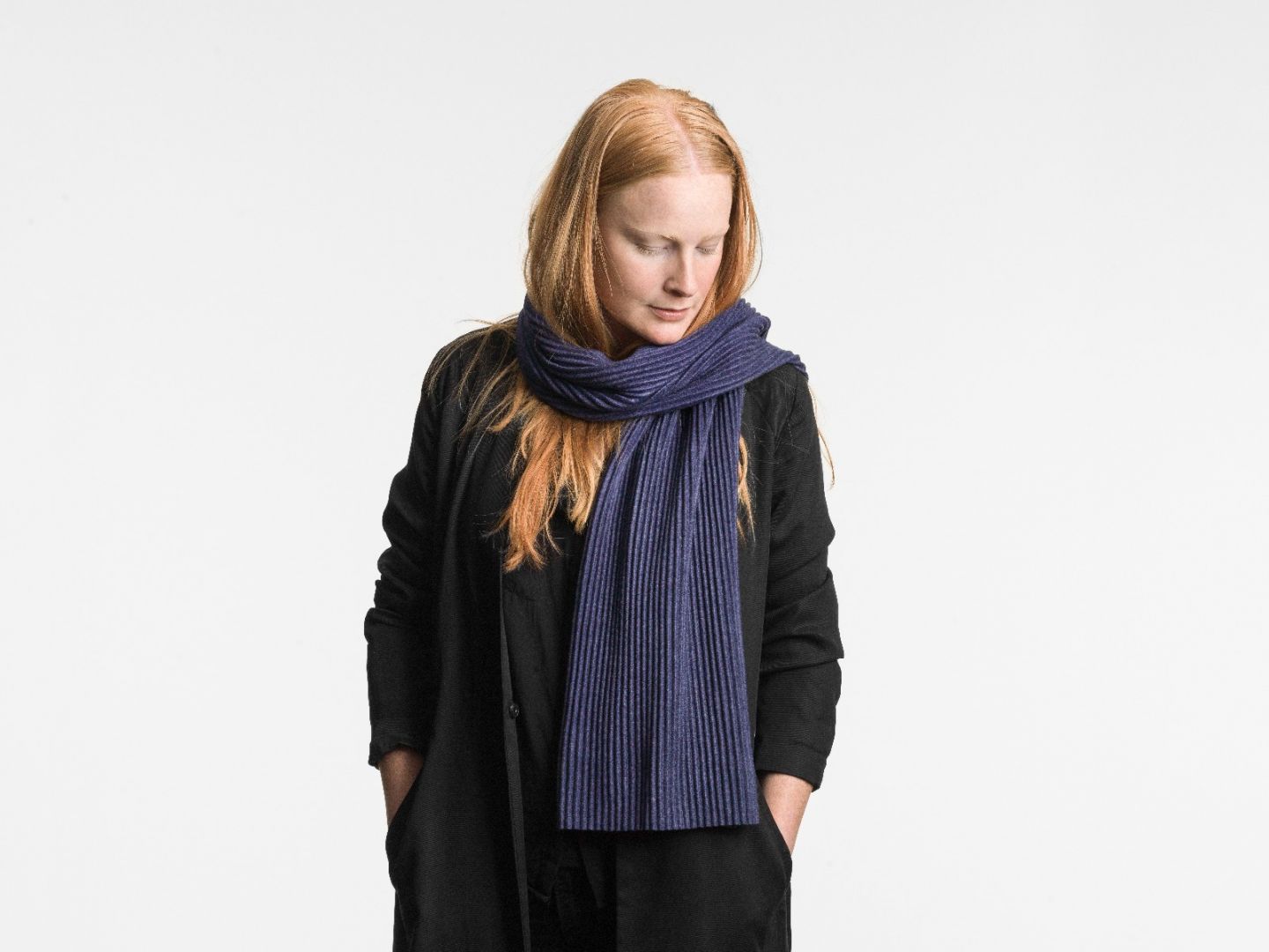 Pleece Short scarf Midnight blue