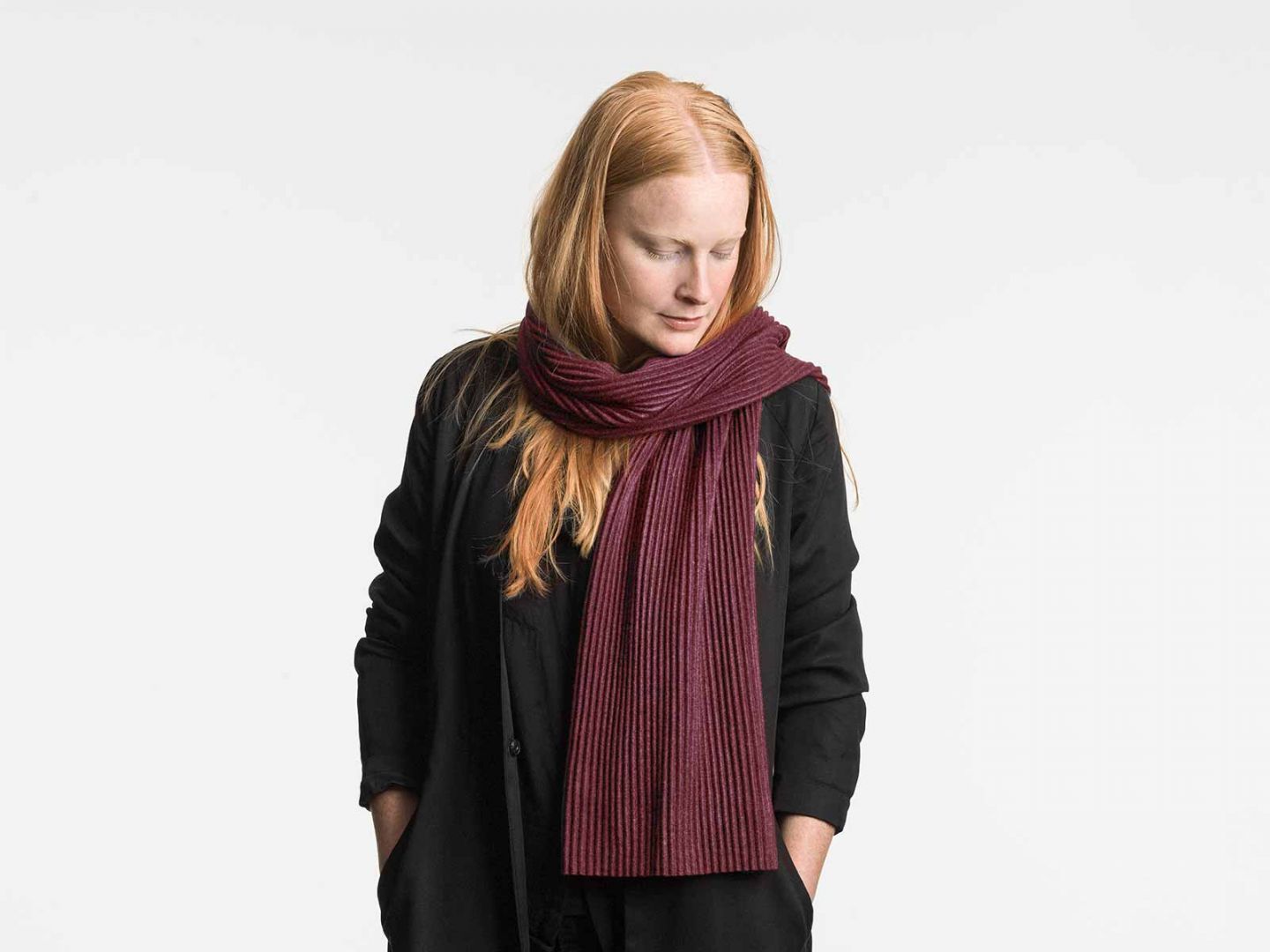 Pleece Short scarf Bordeaux